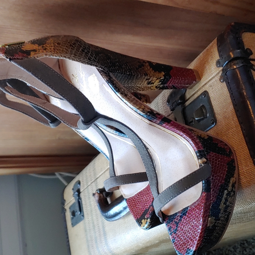 NEW Colin Stuart Python T-Strap Platforms - Picture 3 of 13